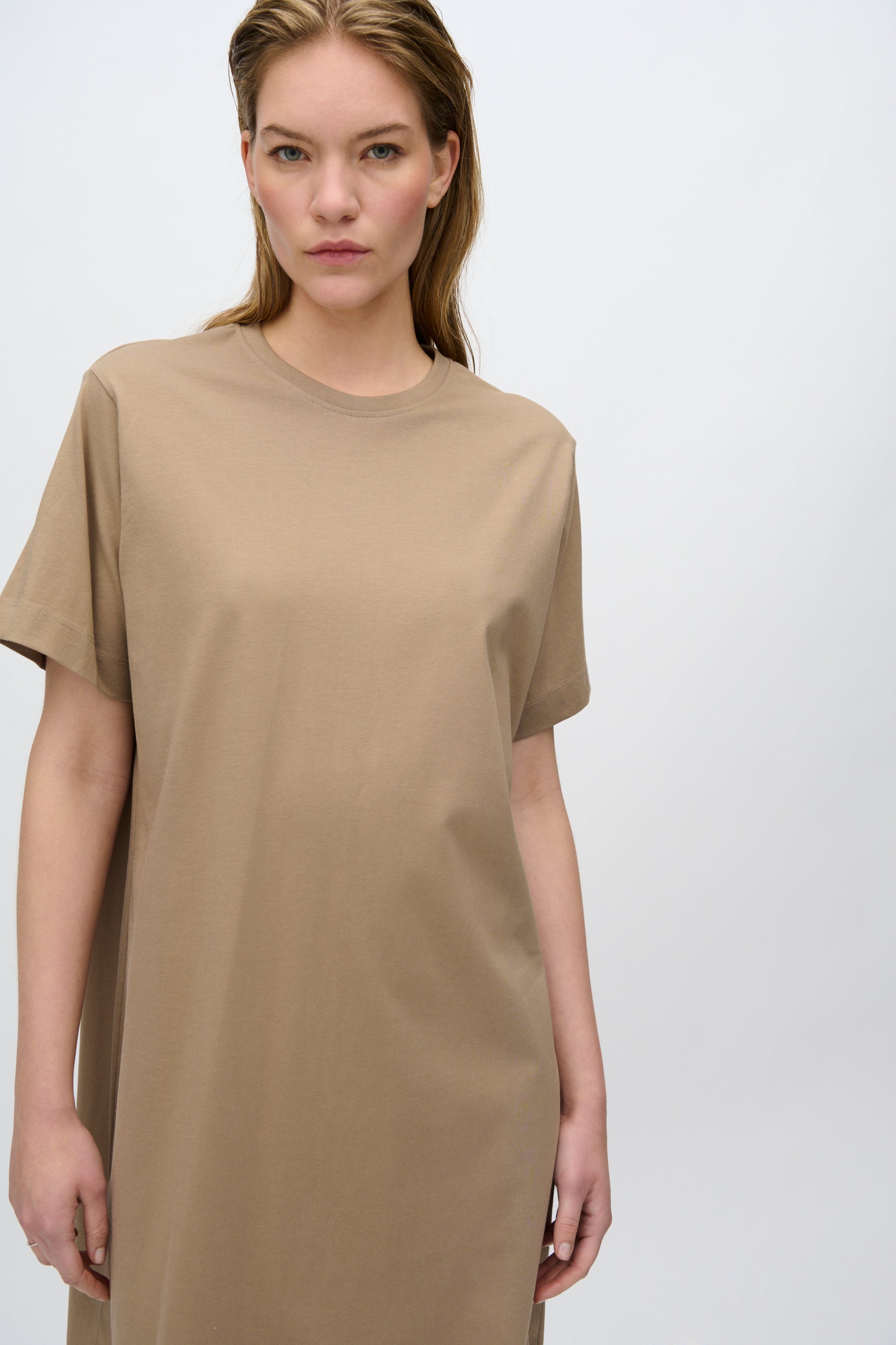 minimum female Lida t-shirtkjole 4249 GOTS Short Dress 1609 Greige