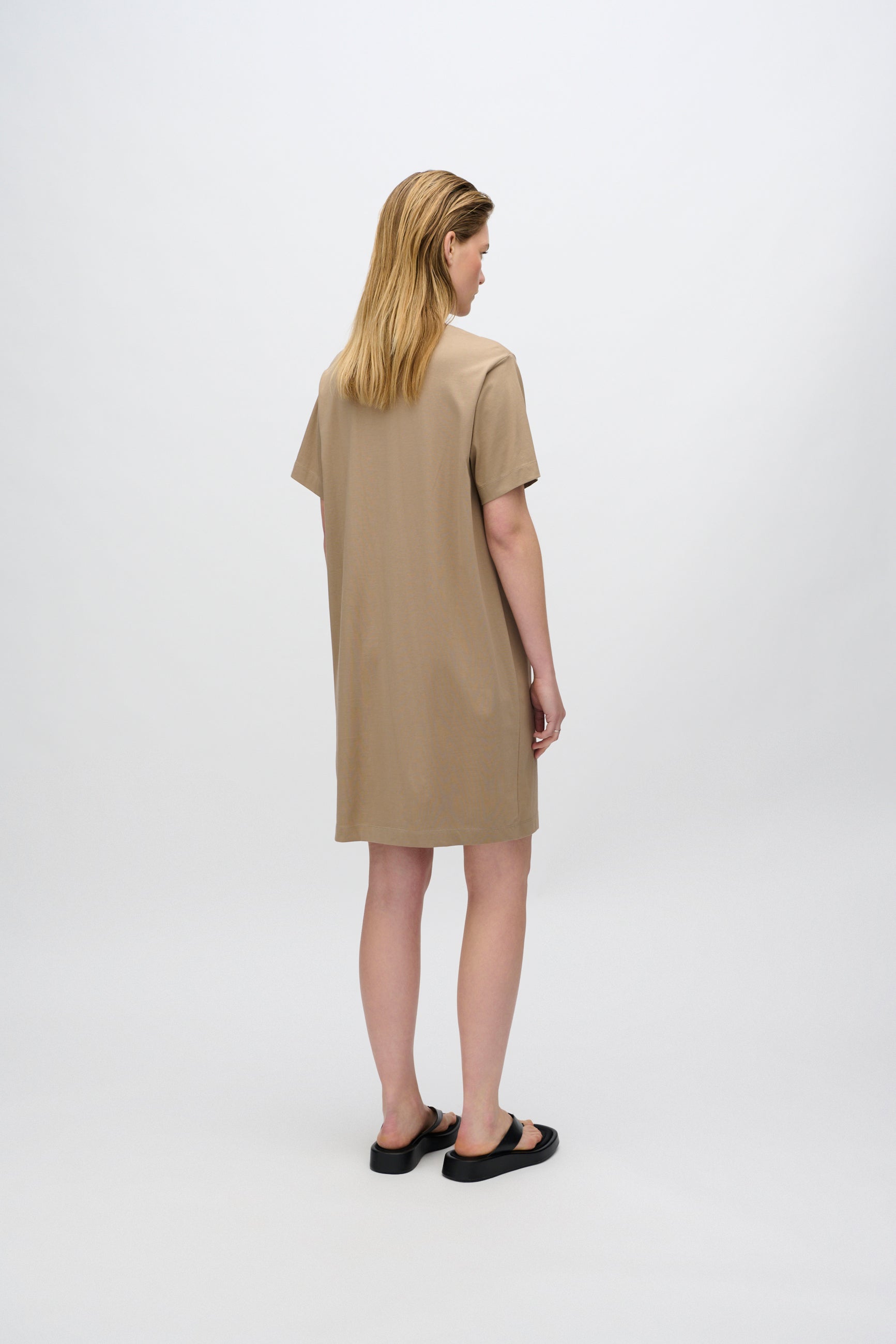 minimum female Lida t-shirtkjole 4249 GOTS Short Dress 1609 Greige