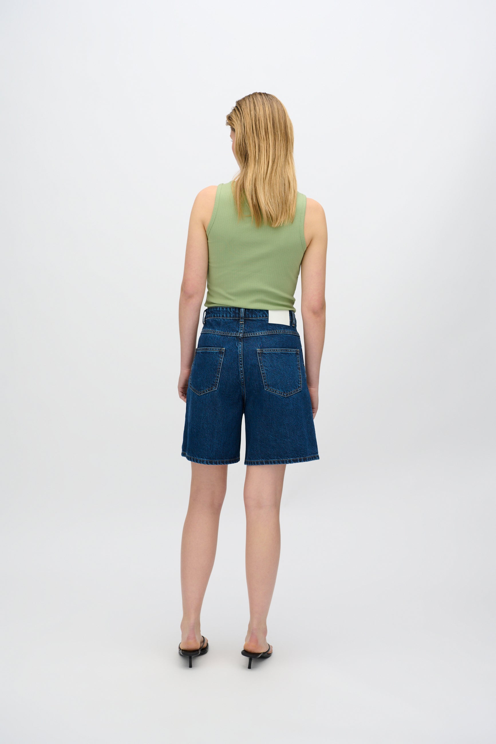 minimum female Lila tank top 4226 Gilet 6317 Quiet Green