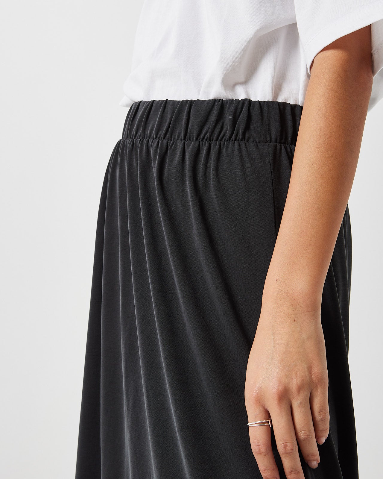 minimum female Regisse 2.0 0281 Midi Skirt 999 Black
