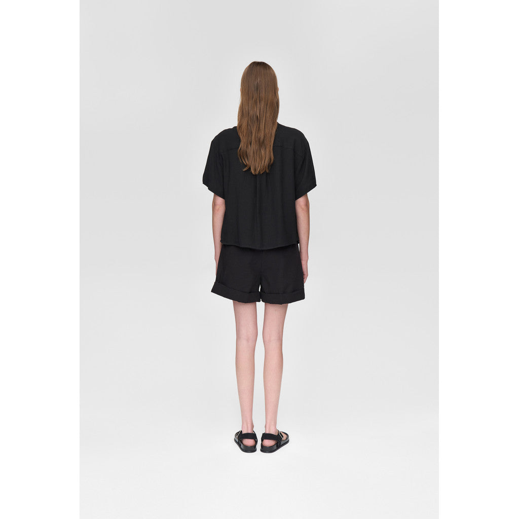 minimum female Sage kortærmet skjorte 3069 Short Sleeved Shirt 999 Black