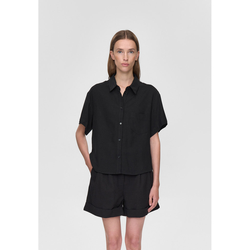 minimum female Sage kortærmet skjorte 3069 Short Sleeved Shirt 999 Black