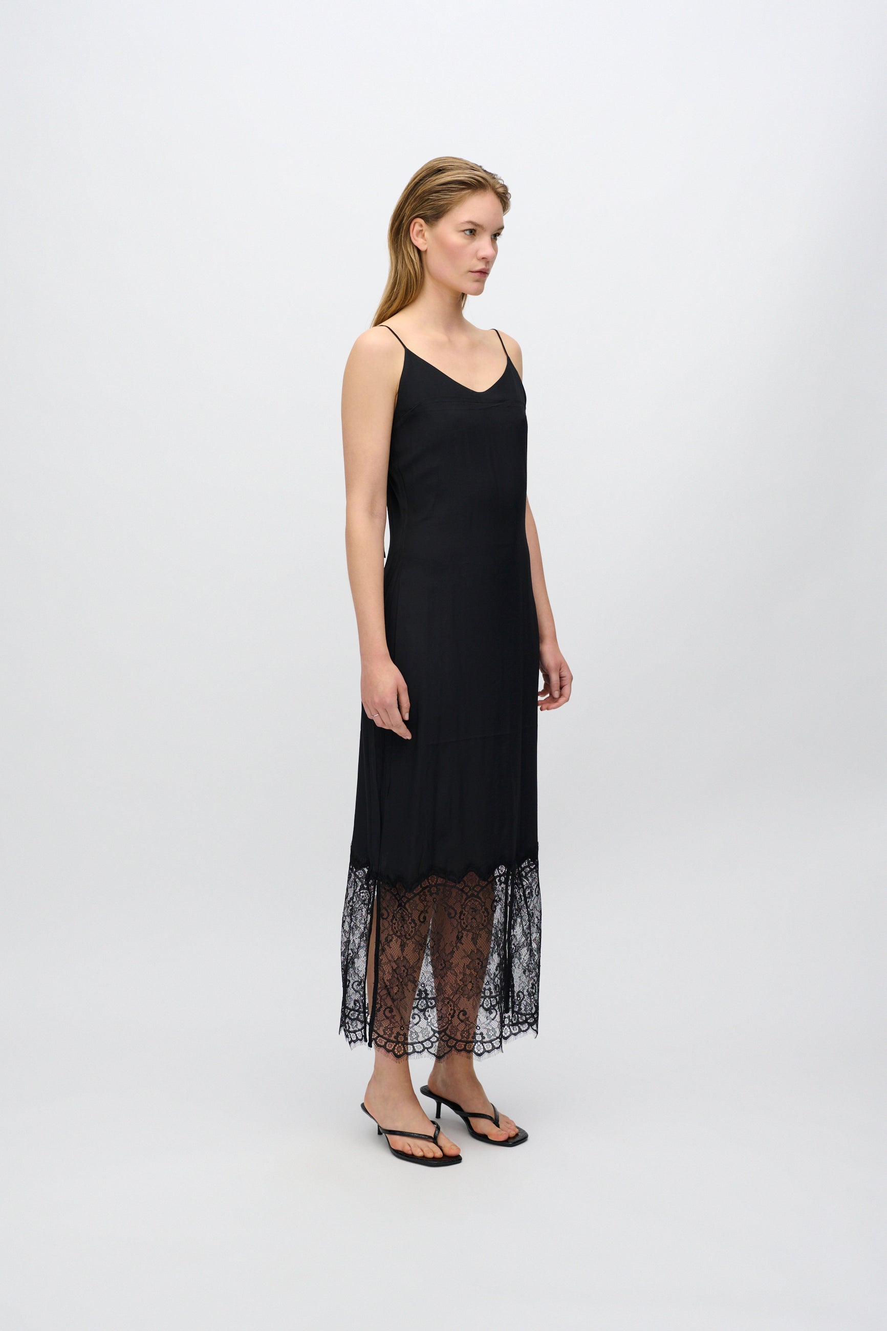 minimum female Elly midi kjole med blonde 4257 Midi Dress 999 Black