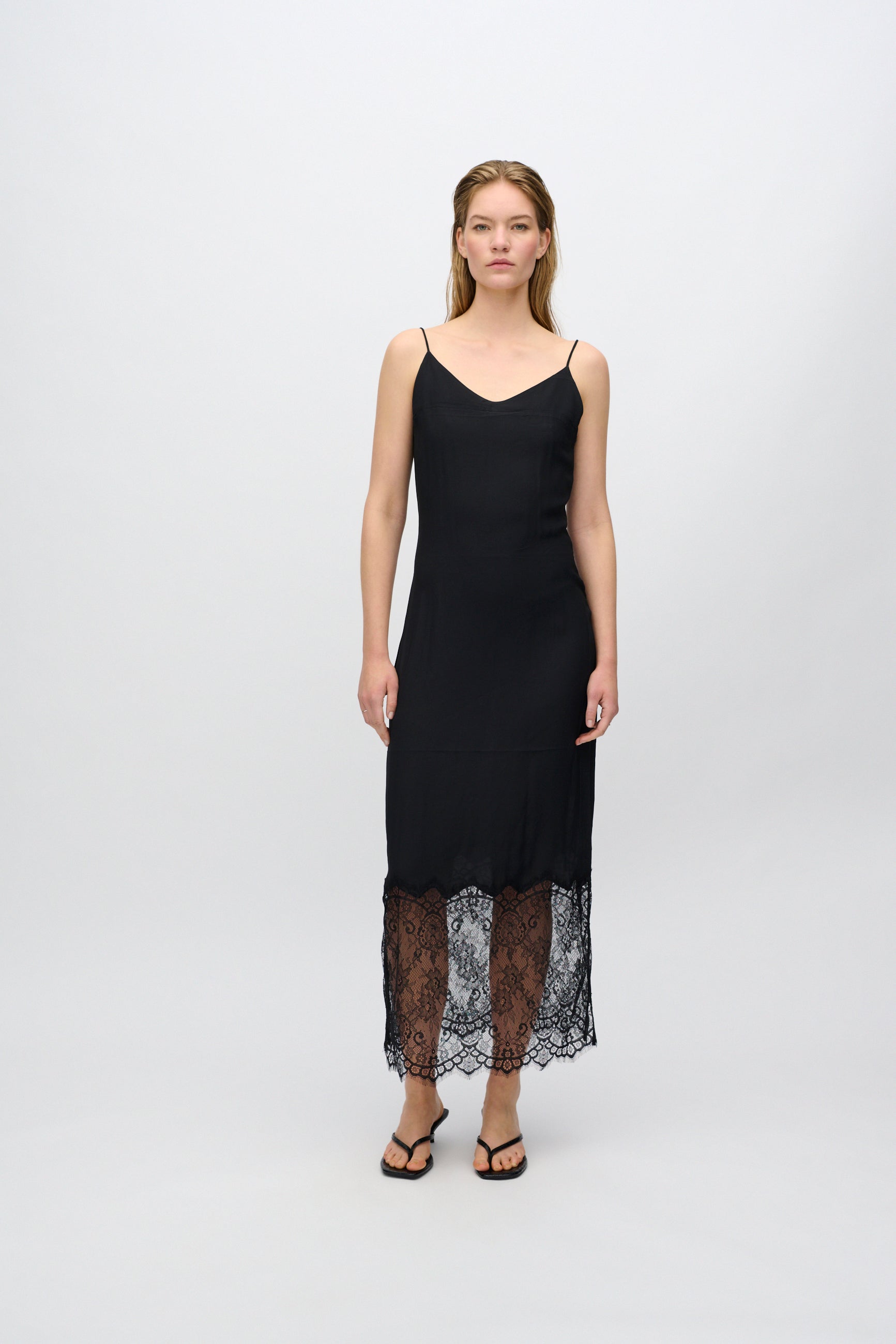minimum female Elly midi kjole med blonde 4257 Midi Dress 999 Black