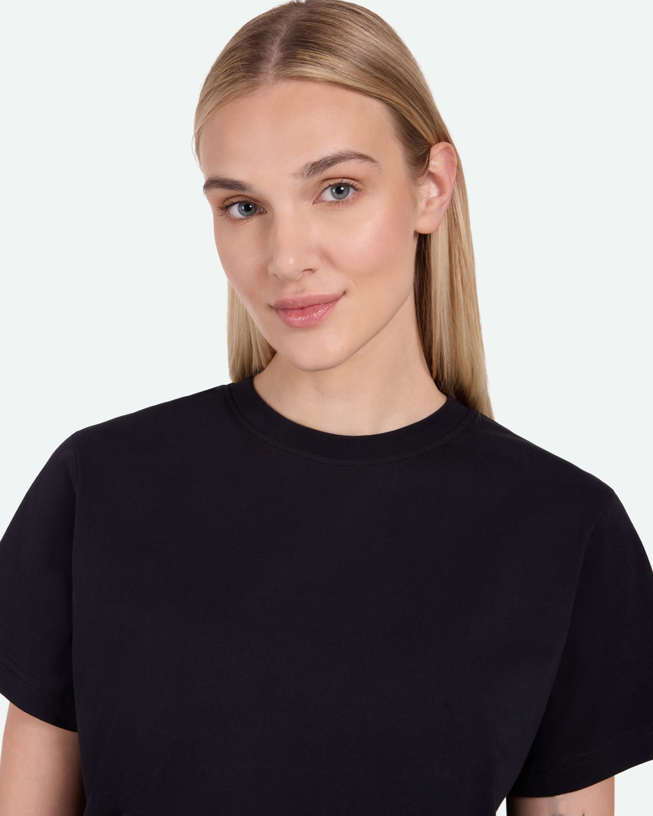 minimum female Lilou 3814 Short Sleeved T-shirt 999 Black