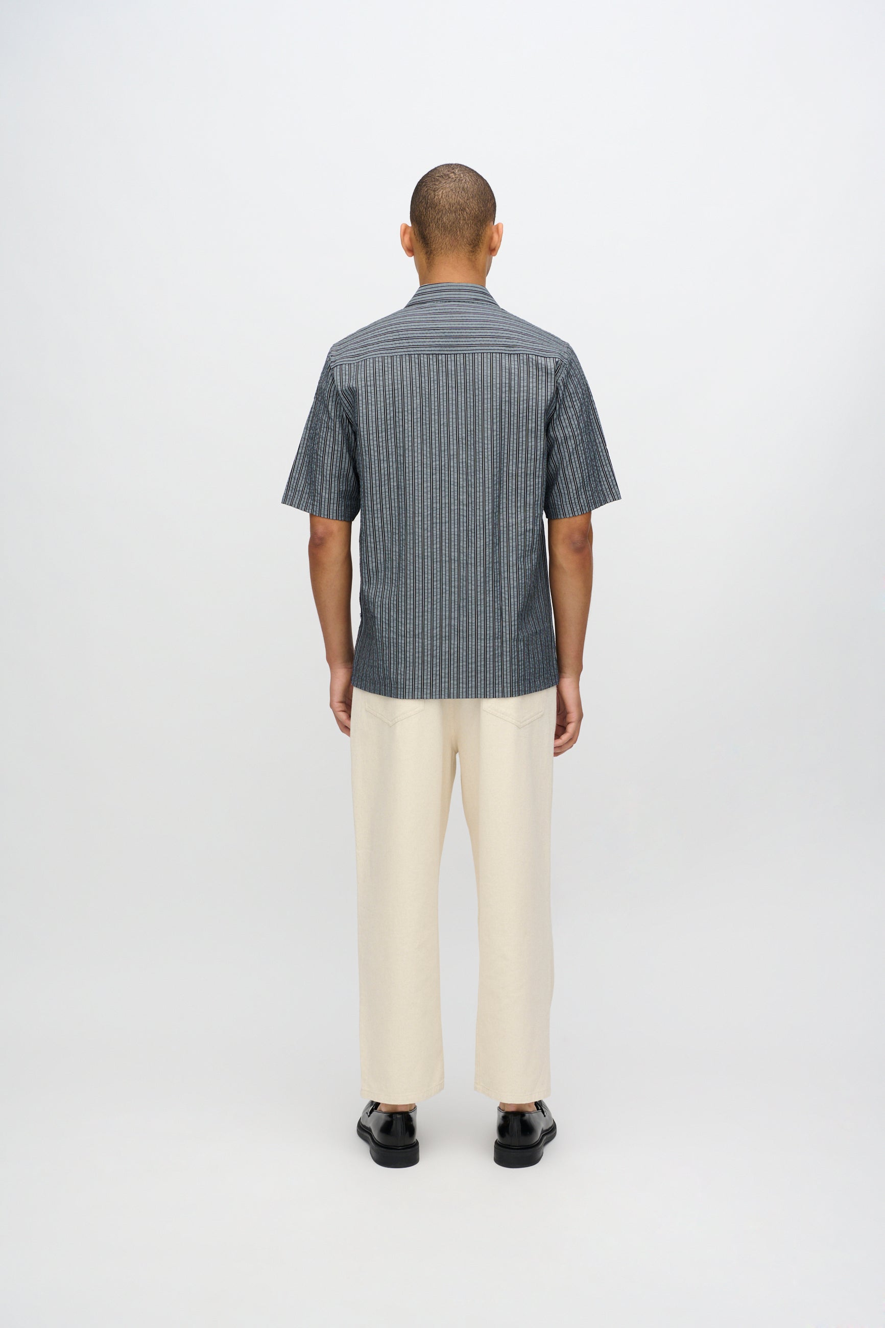 minimum male Nash kortæmet skjorte i striber 4242 Short Sleeved Shirt 999 Black